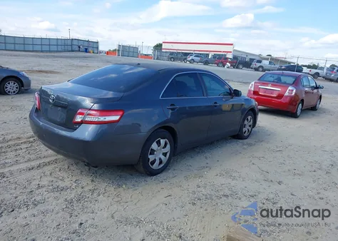 2010 Toyota Camry Se/Le/Xle z USA, uszkodzony, nr VIN 4T1BF3EK7AU106003